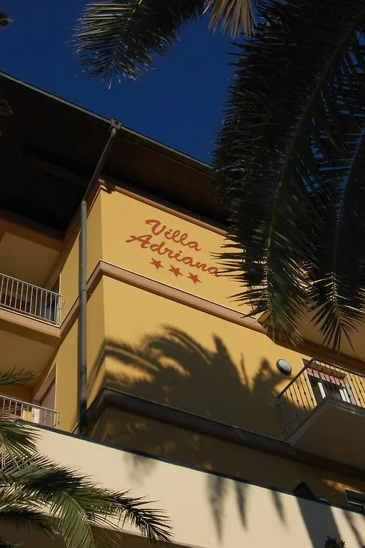 Hotel Villa Adriana Monterosso al Mare 3*,