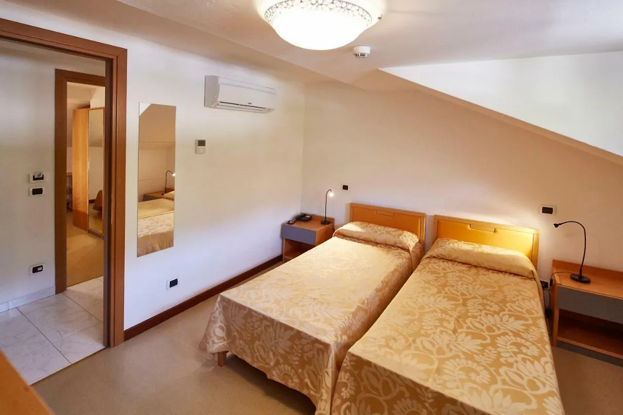 Hotel Villa Adriana Monterosso al Mare 3*,